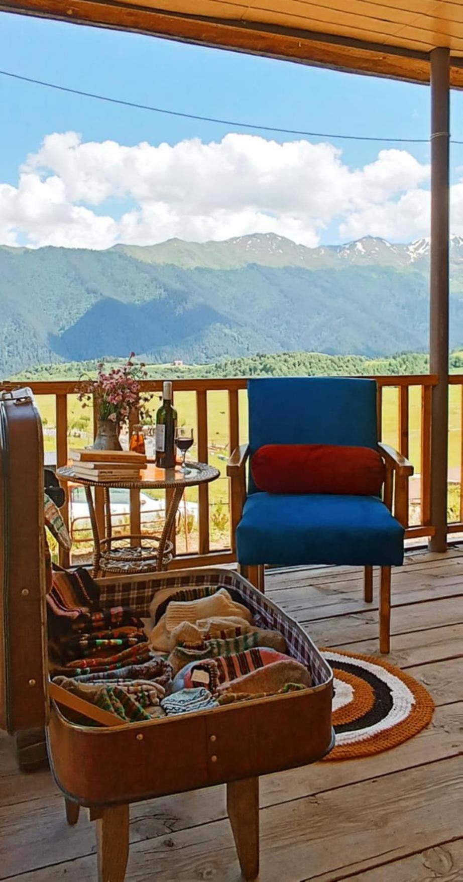 Nadiani Hostel Omalo ภายนอก รูปภาพ