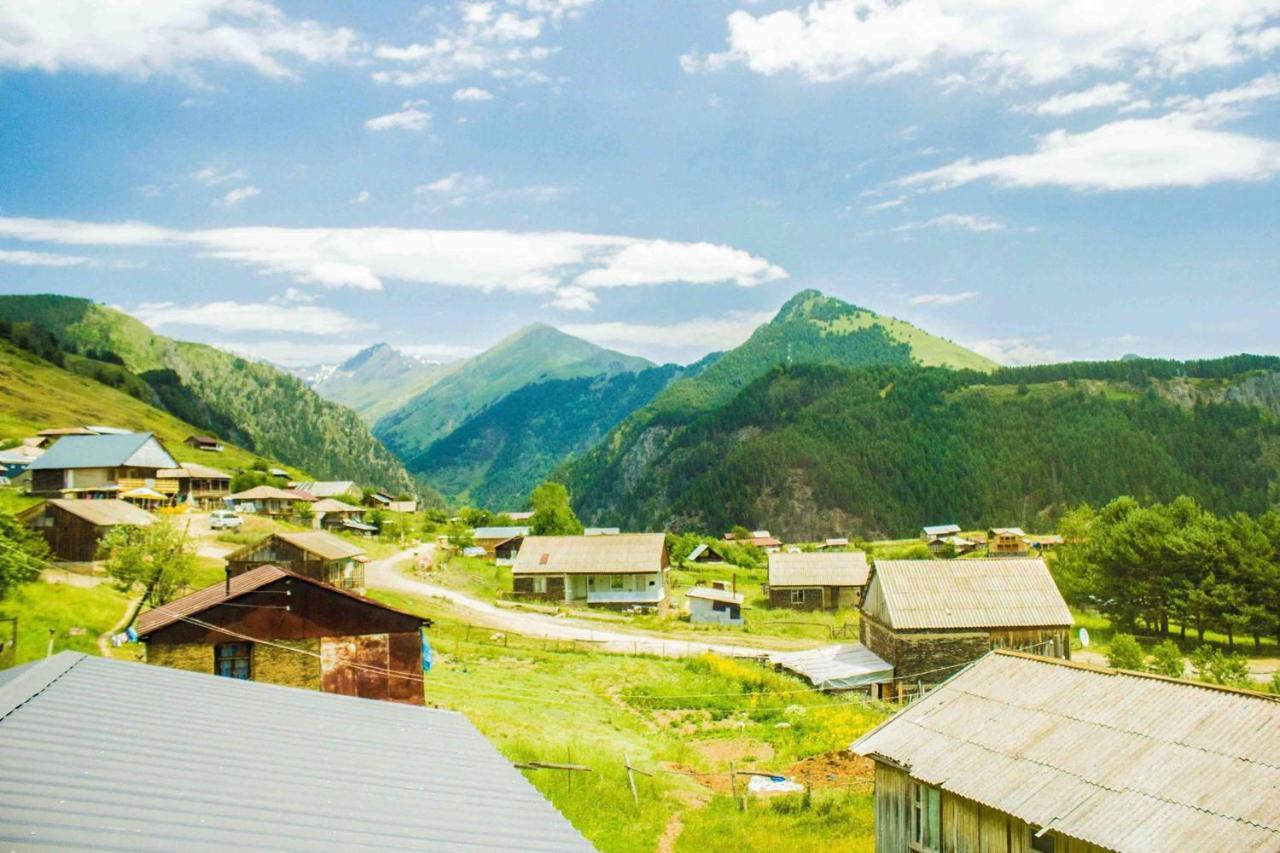 Nadiani Hostel Omalo ภายนอก รูปภาพ